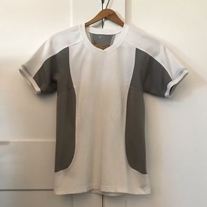 MEC women’s Tee is great condition size extra small ❤️